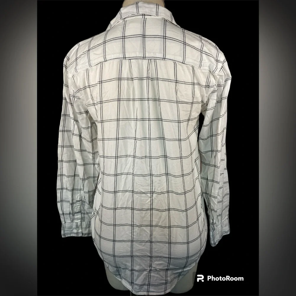 H&M Long Sleeve Button Up Blouse Women’s Size 2 - Picture 2 of 4